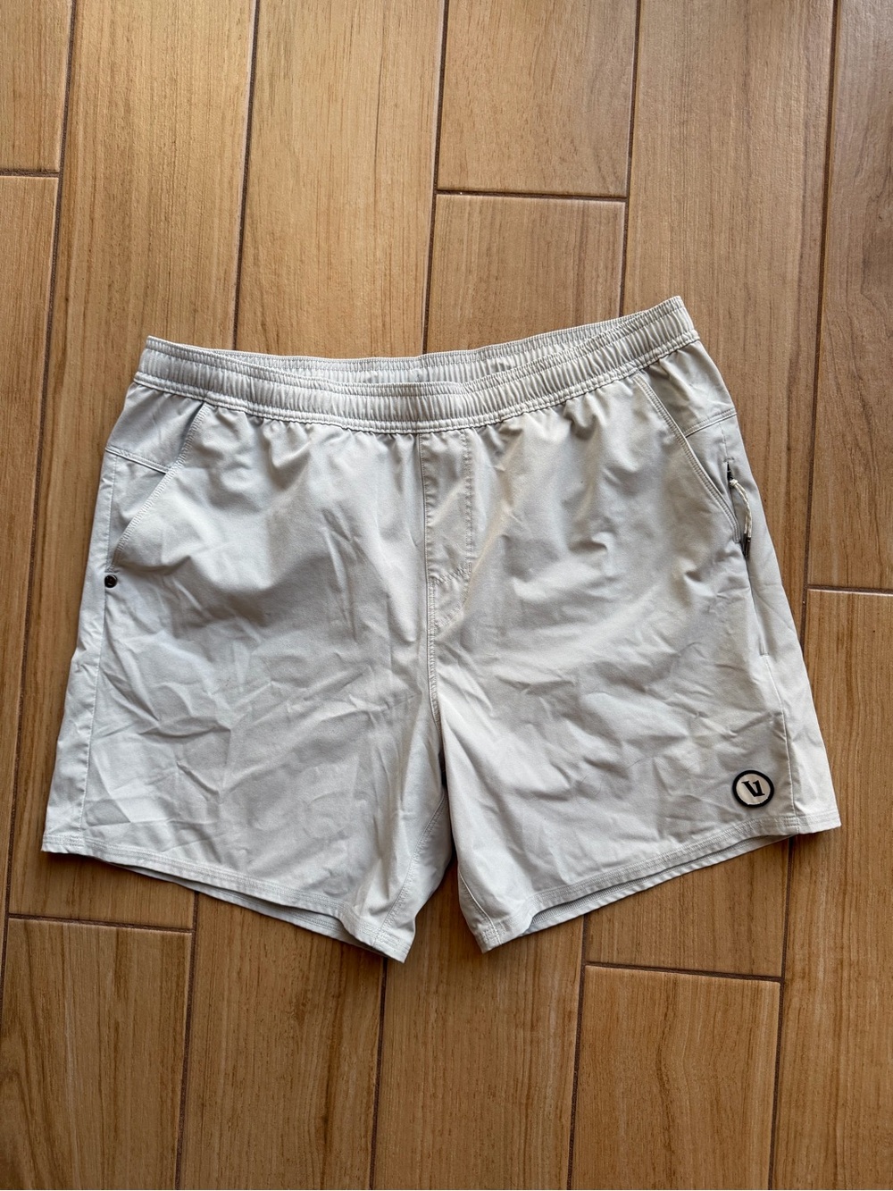 Vuori Men's Lightweight Light gray Active Shorts
